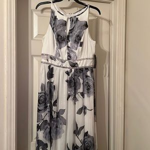 NWT SIZE 10 Women Maxi dress